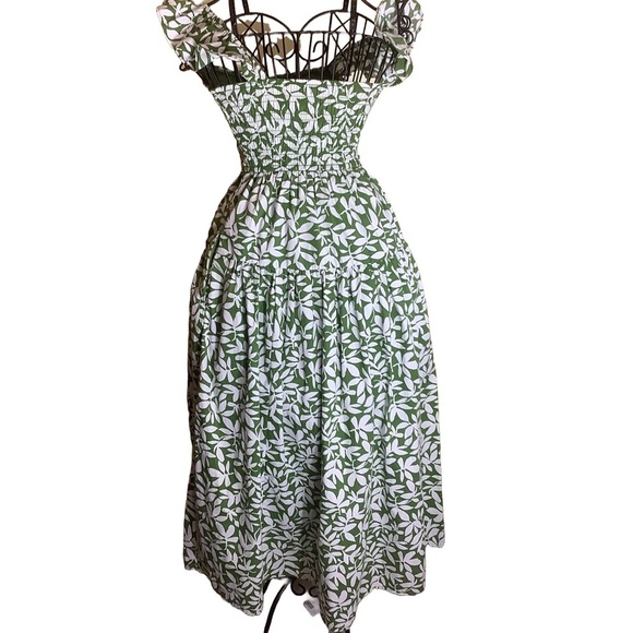 ⸻
🌿 Abercrombie & Fitch Green Leaf Print Petite MIDI Dress - XS 🌿 - Picture 5 of 16